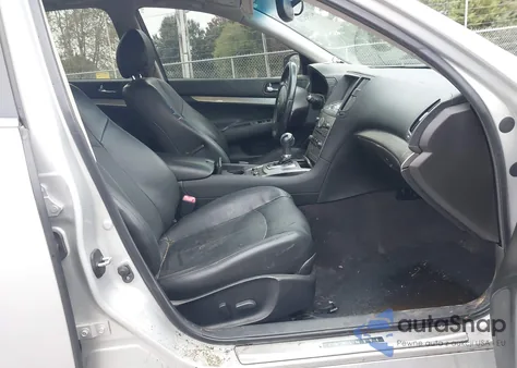 2015 Infiniti Q40 z USA, uszkodzony, nr VIN JN1CV6AR0FM523487